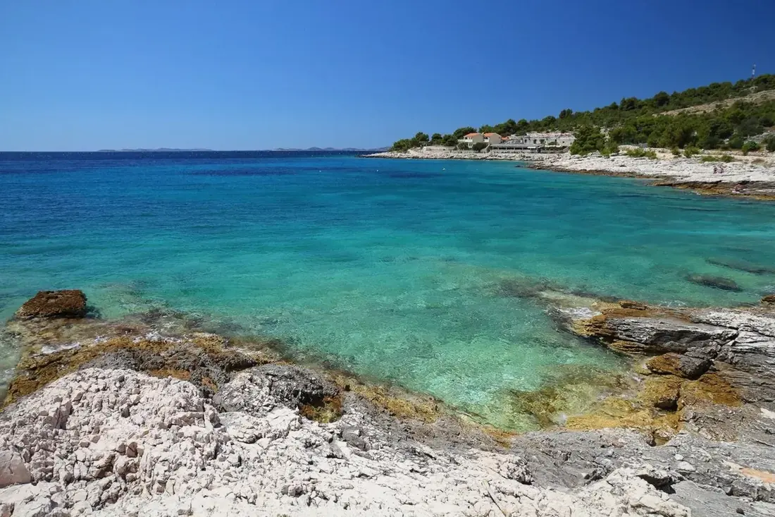 01 Croatia summer vacation destination - seaside village Dolac between Primosten and Bilo, Dalmatia on a Krka waterfalls tour from Split, Croatia