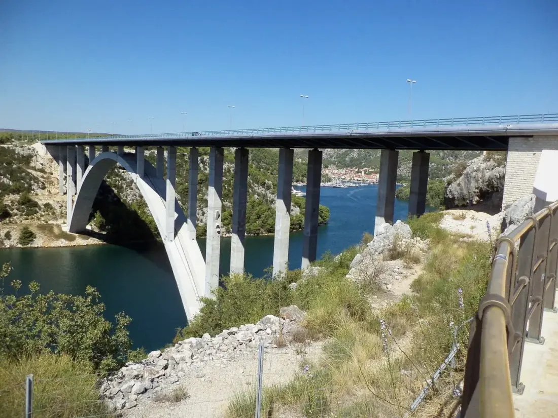 View of the bridge and Skradin - Krka National Park - panoramio - Krka vs Plitvice comparison photo, Croatia national parks